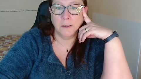 Snapshot of laureanne50 chatting on March 10, 10:15 am laureanne online show from March 10, 10:15 am