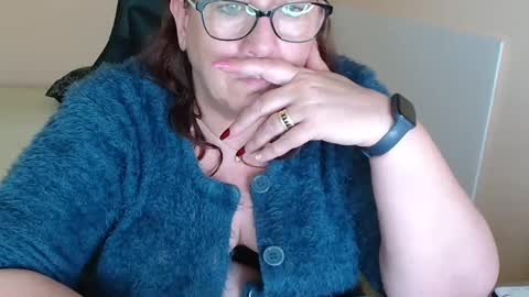 Snapshot of laureanne50 chatting on March 11, 1:01 pm laureanne online show from March 11, 1:01 pm