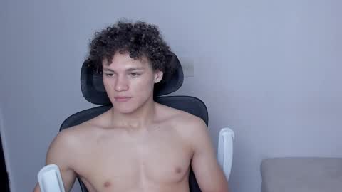 Laureent online show from November 22, 6:51 pm