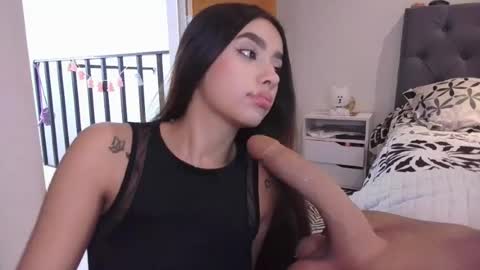 Snapshot of lauren_clauz chatting on April 14, 10:27 pm Lauren Clauz online show from April 14, 10:27 pm