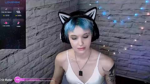 Eva online show from October 31, 7:04 pm