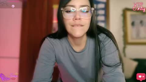 Lauren online show from March 27, 3:34 am