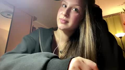 laurenawalt online show from July 11, 3:26 pm