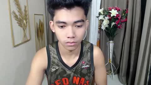 laurence_cuttieguyhere online show from March 21, 6:55 pm