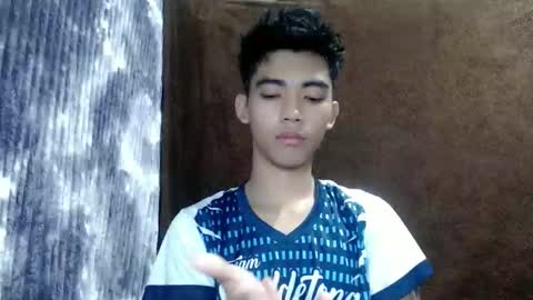 Snapshot of laurence_cuttieguyhere chatting on May 4, 3:13 am laurence_cuttieguyhere online show from May 4, 3:13 am
