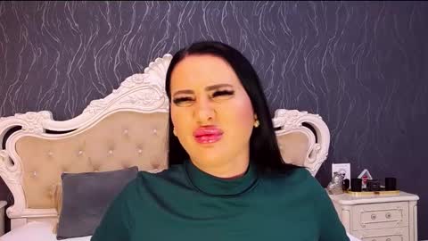 Snapshot of laurenjenssen chatting on September 13, 8:25 am Laura online show from September 13, 8:25 am