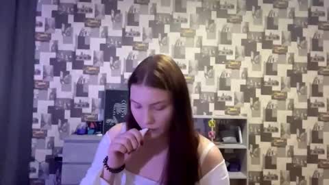 Snapshot of laurenjungling chatting on September 9, 4:17 pm Hannah online show from September 9, 4:17 pm
