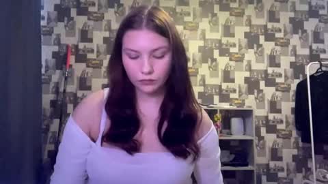 Snapshot of laurenjungling chatting on September 23, 4:21 pm Hannah online show from September 23, 4:21 pm