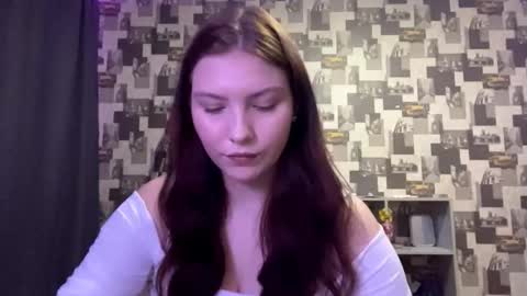 Snapshot of laurenjungling chatting on September 24, 4:21 pm Hannah online show from September 24, 4:21 pm