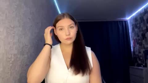 Snapshot of laurenjungling chatting on October 2, 4:25 pm Hannah online show from October 2, 4:25 pm