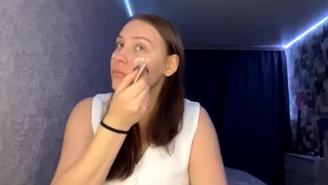 Snapshot of laurenjungling chatting on October 5, 7:01 pm Hannah online show from October 5, 7:01 pm