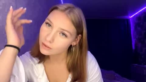Snapshot of laurenjungling chatting on October 18, 1:12 pm Hannah online show from October 18, 1:12 pm