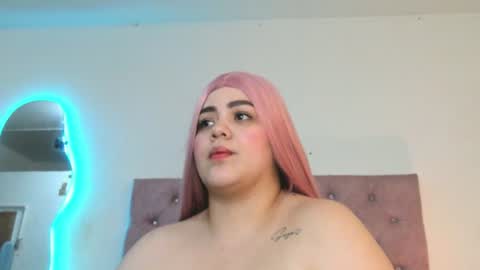 Snapshot of laurenlaine99 chatting on July 16, 9:10 pm laurenlaine online show from July 16, 9:10 pm
