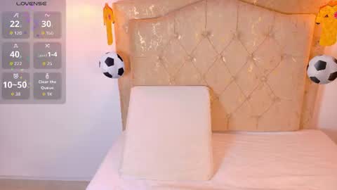 Snapshot of laurenn_smitth chatting on June 20, 12:41 pm laurenn_smitth online show from June 20, 12:41 pm