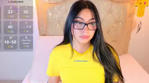 Snapshot of laurenn_smitth chatting on June 27, 1:06 pm laurenn_smitth online show from June 27, 1:06 pm