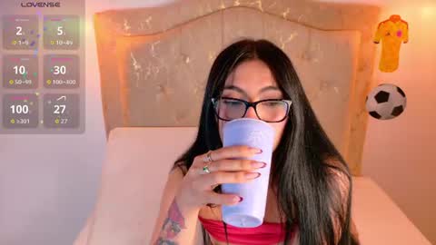 Snapshot of laurenn_smitth chatting on July 8, 12:53 pm laurenn_smitth online show from July 8, 12:53 pm