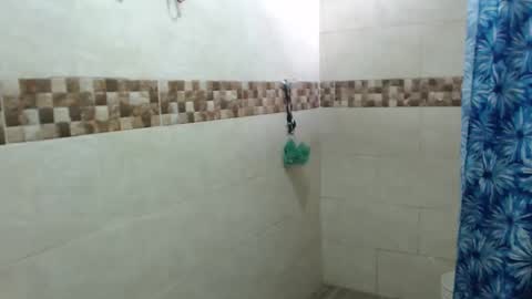 Lauren online show from February 26, 7:05 pm