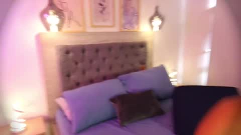 Snapshot of laurensaenz chatting on May 22, 12:00 pm Lauren Saenz online show from May 22, 12:00 pm