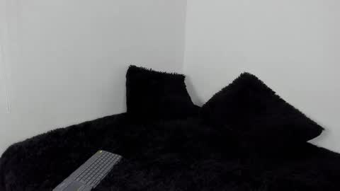 laurensmith9 online show from October 8, 12:47 pm