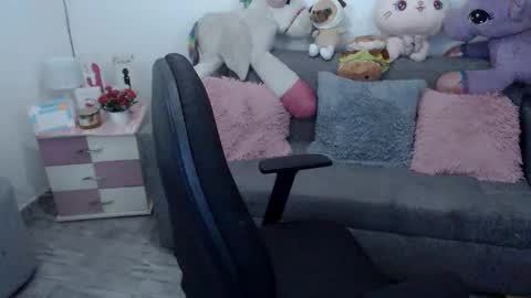 Snapshot of laurensweety_ chatting on December 11, 1:58 am Laura online show from December 11, 1:58 am