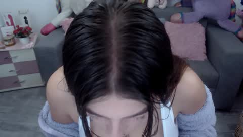 Snapshot of laurensweety_ chatting on December 18, 4:53 am Laura online show from December 18, 4:53 am