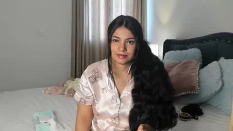 Snapshot of laurent_jones chatting on April 23, 12:29 pm daniela angel online show from April 23, 12:29 pm