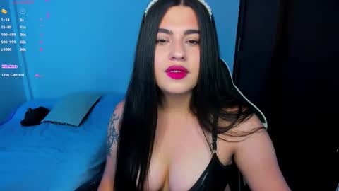 Snapshot of laurenth_foxy chatting on February 28, 1:45 pm lau online show from February 28, 1:45 pm