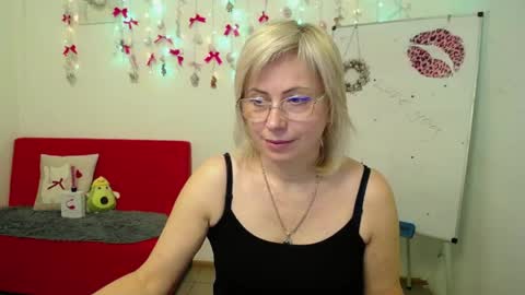 Lauren online show from April 9, 6:19 am