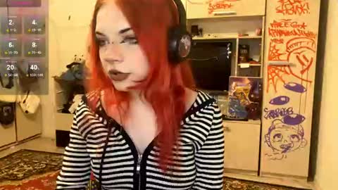 Snapshot of laurettecipro chatting on June 25, 9:19 pm Eva online show from June 25, 9:19 pm