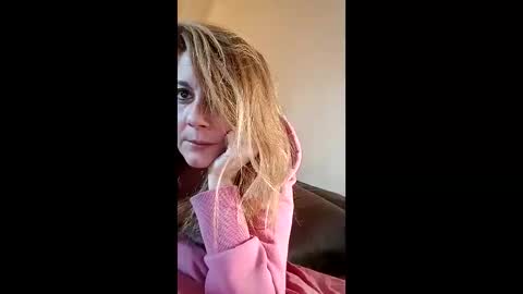 Snapshot of lauriehotxxx chatting on April 14, 5:41 pm lauriehotxxx online show from April 14, 5:41 pm
