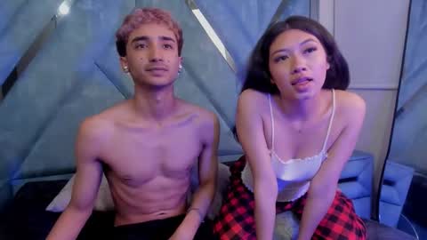 Snapshot of laurynandnarem chatting on December 14, 9:25 am Laury and Narem online show from December 14, 9:25 am