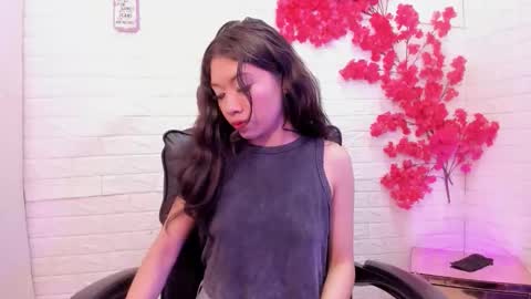 Snapshot of laurynandnarem chatting on February 13, 5:47 am Laury and Narem online show from February 13, 5:47 am