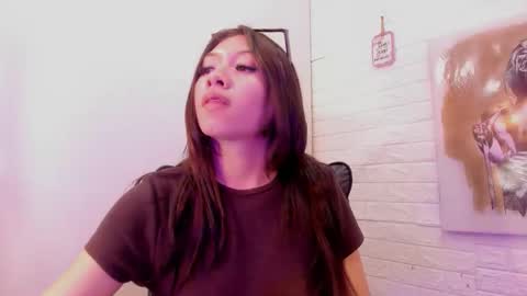 Snapshot of laurynandnarem chatting on March 12, 6:19 am Laury and Narem online show from March 12, 6:19 am