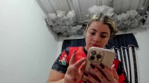 Lauu G online show from April 7, 11:54 am