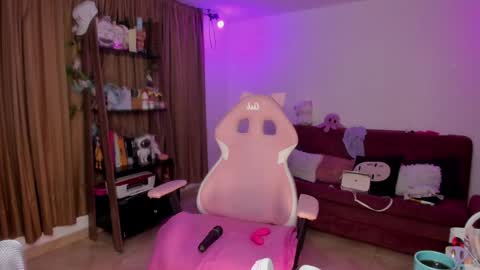          online show from January 18, 9:02 am