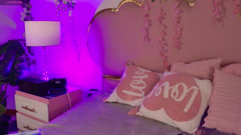 luu online show from March 23, 9:30 pm