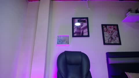 LauWild online show from January 8, 11:23 am