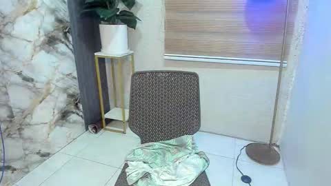 Snapshot of lavanderfields chatting on September 29, 4:50 am Lavad online show from September 29, 4:50 am