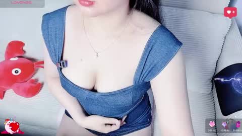 Snapshot of lavender_02 chatting on April 20, 9:38 pm Tina online show from April 20, 9:38 pm