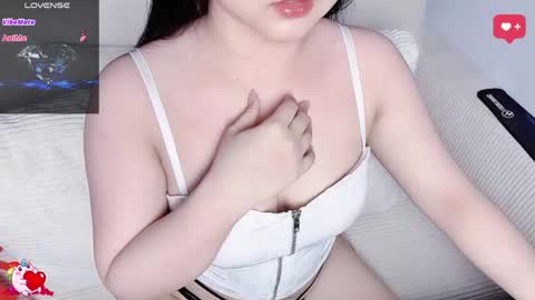 Snapshot of lavender_02 chatting on May 6, 6:57 pm Tina online show from May 6, 6:57 pm