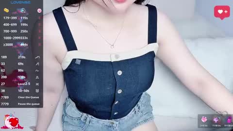 Snapshot of lavender_02 chatting on May 28, 6:27 pm Tina online show from May 28, 6:27 pm