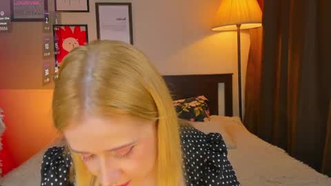 Snapshot of lavender_tender chatting on May 5, 6:21 am Lav online show from May 5, 6:21 am