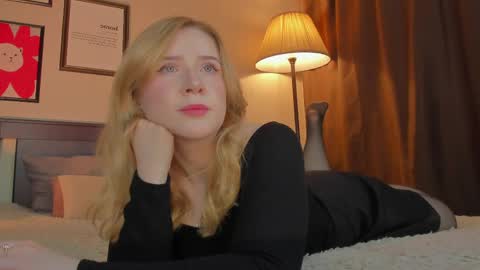 Snapshot of lavender_tender chatting on June 4, 8:48 pm Lav online show from June 4, 8:48 pm