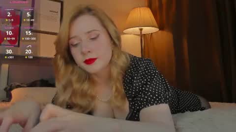 Snapshot of lavender_tender chatting on June 19, 9:18 pm Lav online show from June 19, 9:18 pm