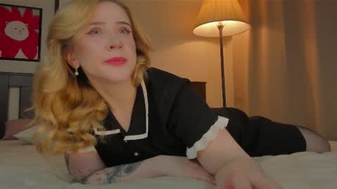 Snapshot of lavender_tender chatting on July 20, 9:39 pm Lav online show from July 20, 9:39 pm