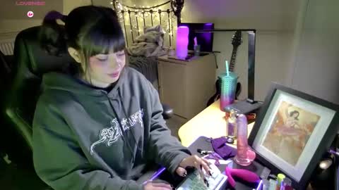 Snapshot of lavenderrzz19 chatting on January 18, 8:45 pm Lavenderrzz online show from January 18, 8:45 pm