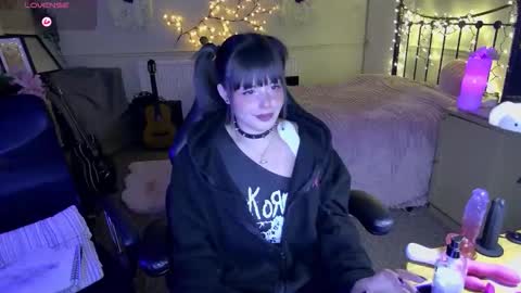 Snapshot of lavenderrzz19 chatting on February 20, 3:23 pm Lavenderrzz online show from February 20, 3:23 pm