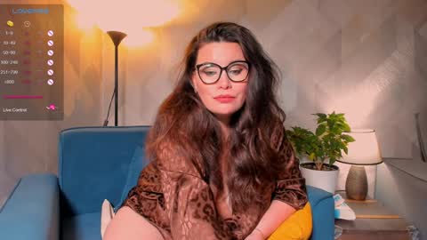 Snapshot of laverna_black chatting on December 12, 6:14 am Laverna online show from December 12, 6:14 am