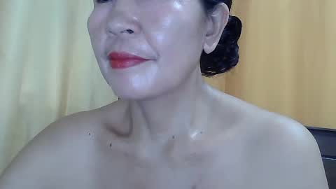 Snapshot of lavine1983 chatting on July 18, 2:27 am lavine1983 online show from July 18, 2:27 am
