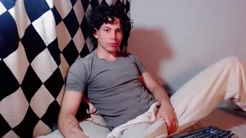 Snapshot of lax777_ chatting on April 2, 2:53 am ZAmbrano online show from April 2, 2:53 am